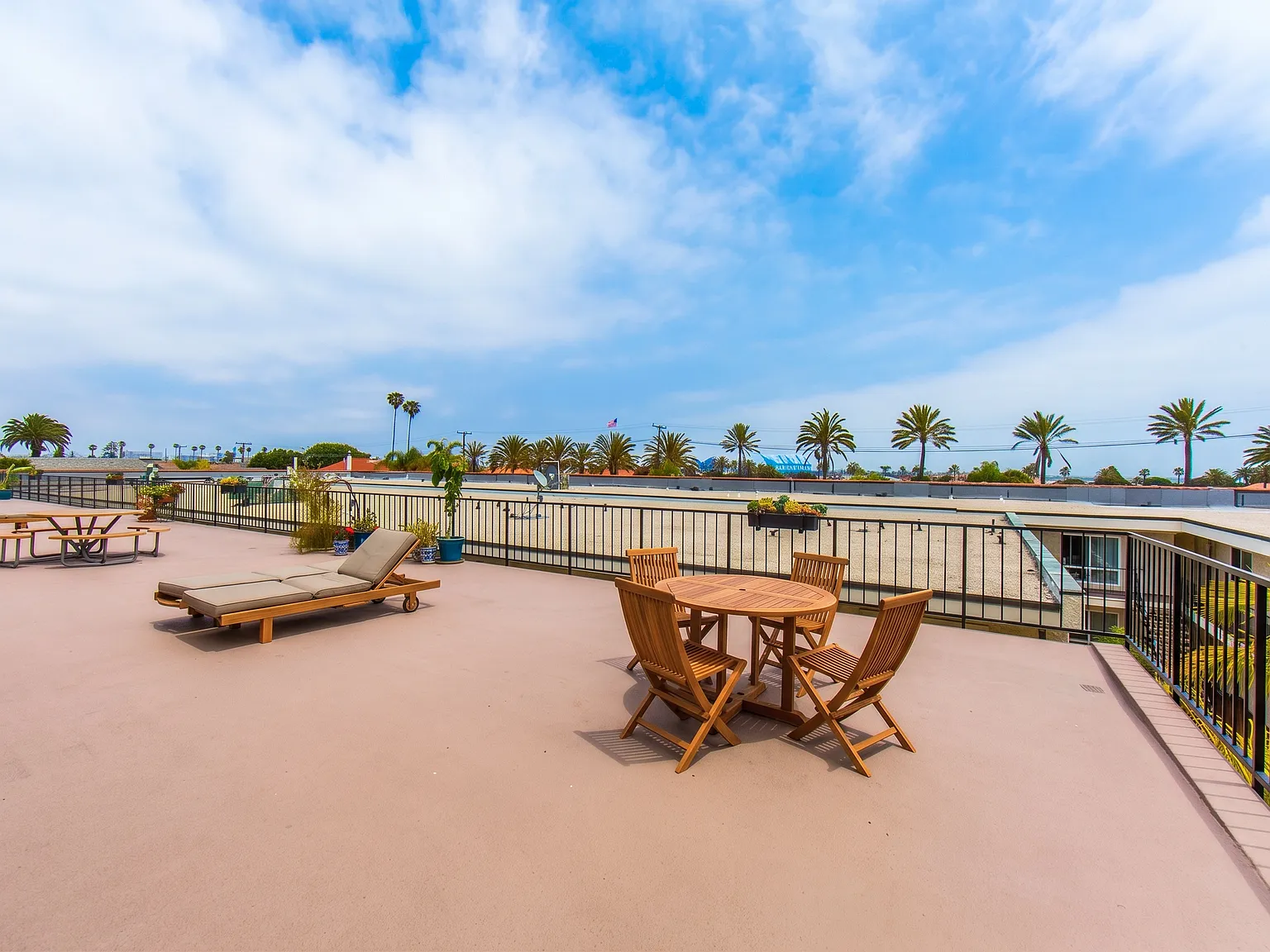 La Corona del Mar — Photo 2