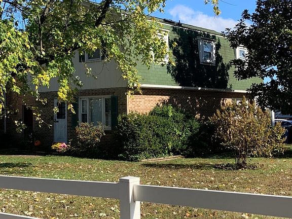 5th image of 88 Dewey Dr