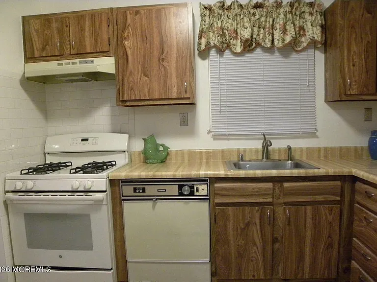 10 Whitecap Way — Photo 4