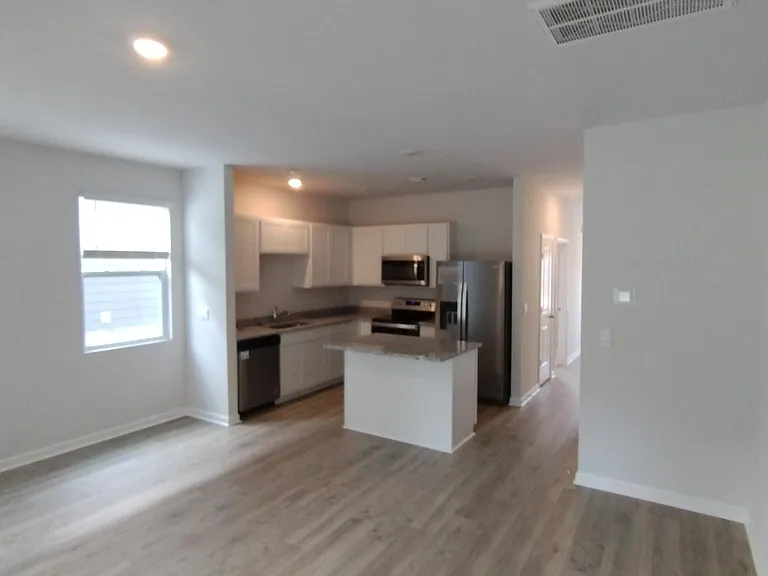 105 Cecil Rd — Photo 4