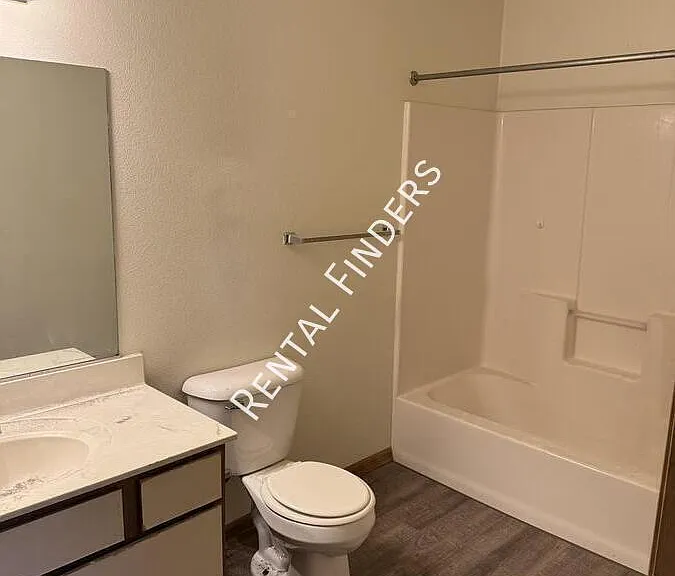 907 Madison Ave #6 — Photo 5