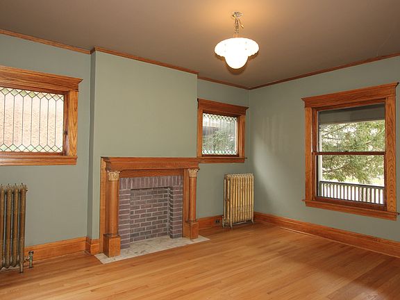 5th image of 637 N Marion St