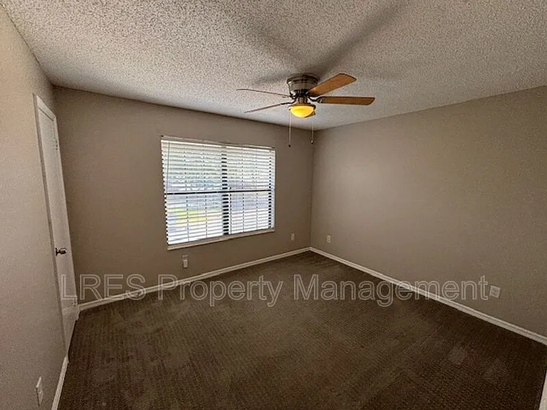 517 Carambola Ave — Photo 16