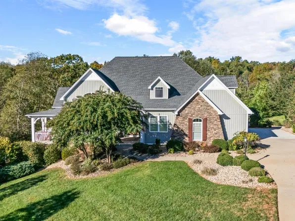 1111 Autumn West Ct, Forest, VA 24551