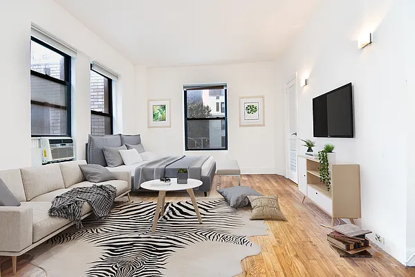 Rented by Bohemia Realty Group | media 11