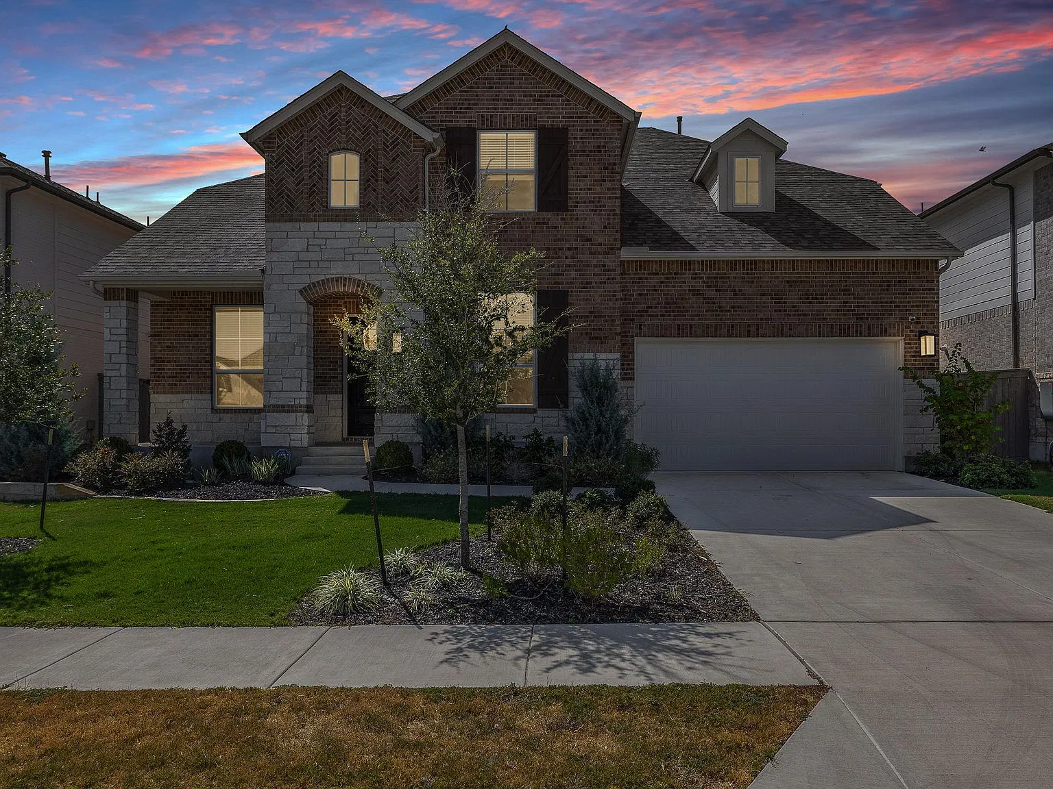 4 bed, 3.0 bath, 3012 sqft, $2,995 — Photo 1