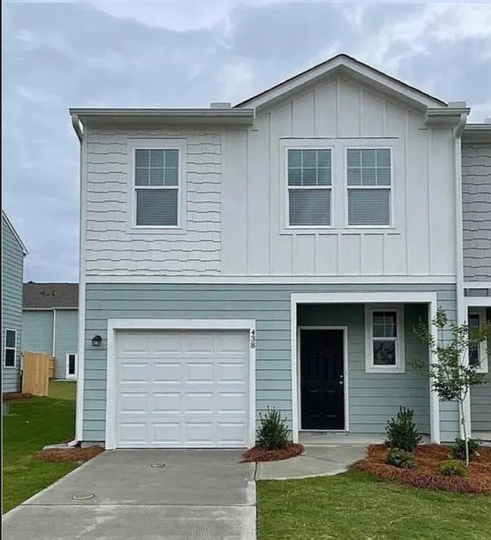 3 bed, 3.5 bath, 1421 sqft, $1,600 — Photo 1