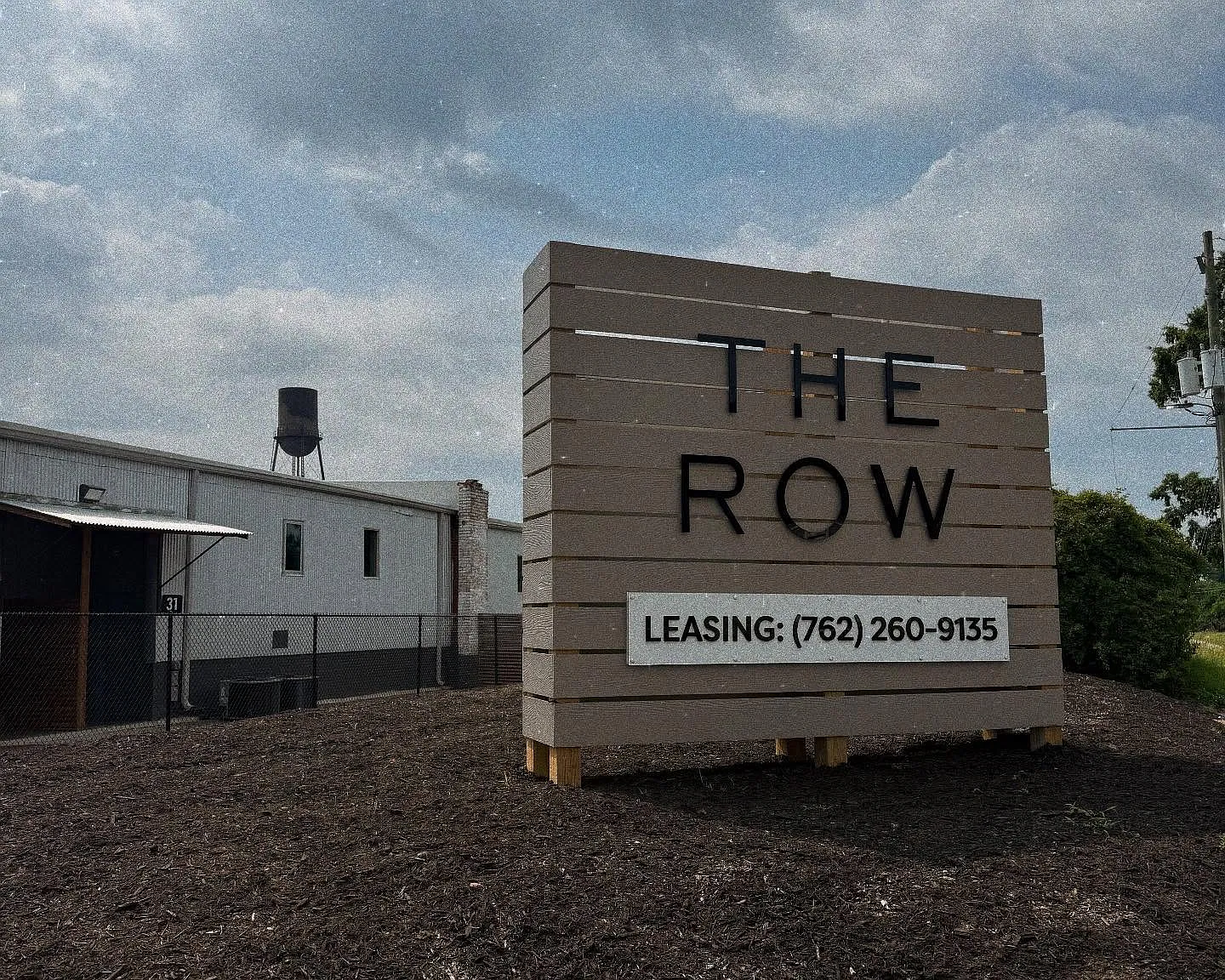 The Row — Photo 2