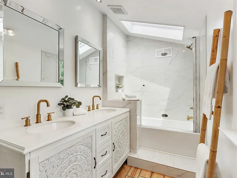 9223 Old Court Rd — Photo 45