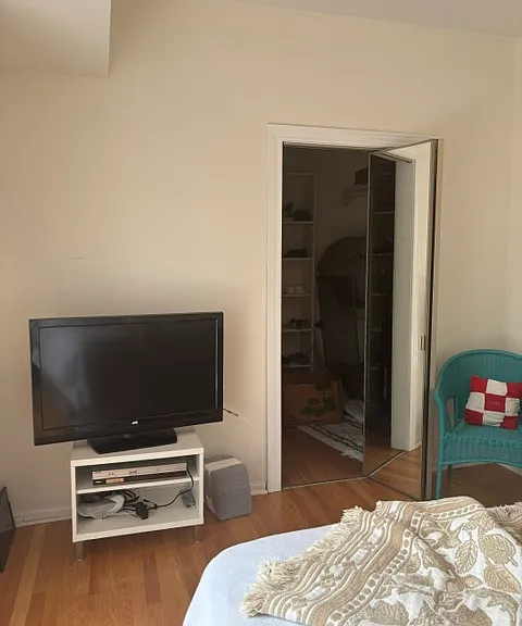 1254 W Henderson St #3R — Photo 11
