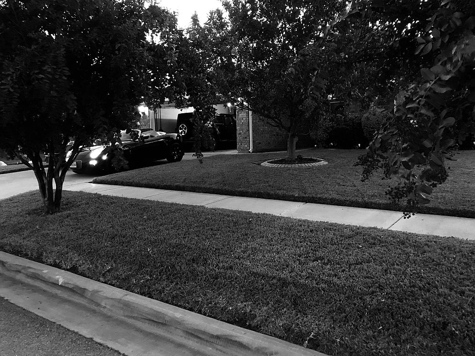 2nd image of 2801 Jasmine Ln