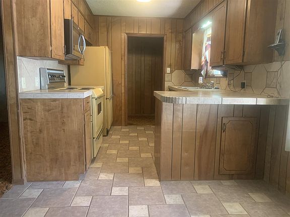 3rd image of 214 County Road 3560