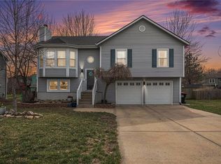 1109 Allendale Dr, Greenwood, MO 64034
