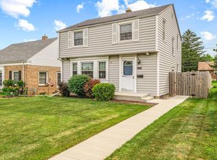 2154 S 88th St, West Allis, WI 53227