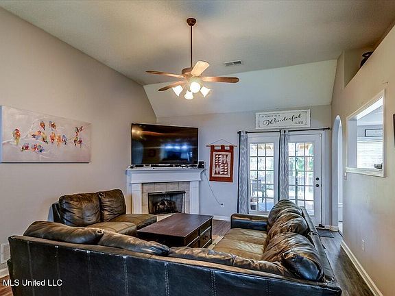 5th image of 1246 Pontotoc St
