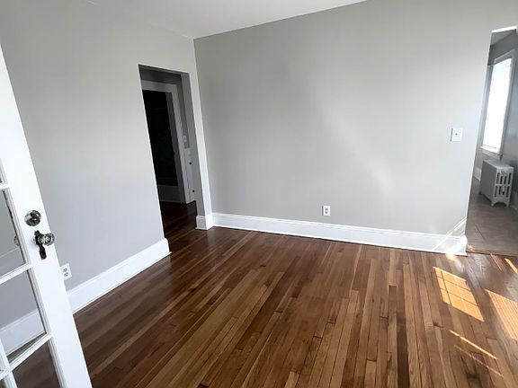 3rd image of 624 Bishop Ave #3