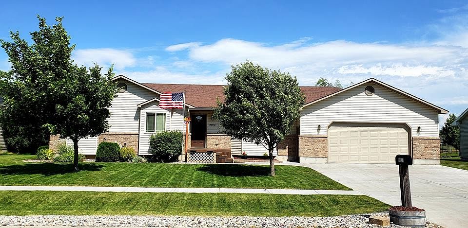 1st image of 2908 N Azure Dr