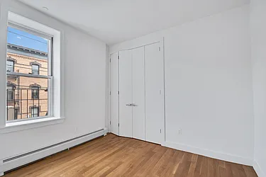 Rented by L Rose Realty (Brokerage)