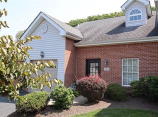 7068 Clubview Dr, Bridgeville, PA 15017