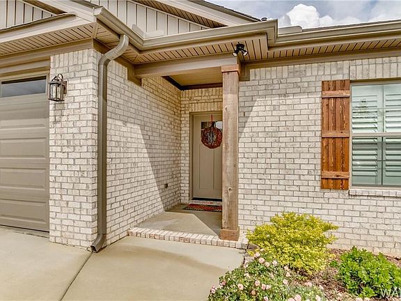 2nd image of 13841 Sawtooth Ln