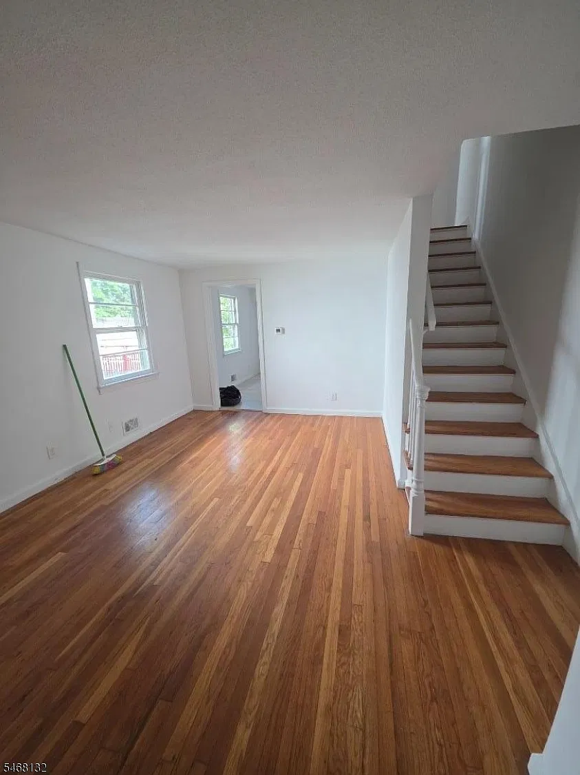 3 bed, 2.0 bath, $3,400 — Photo 2