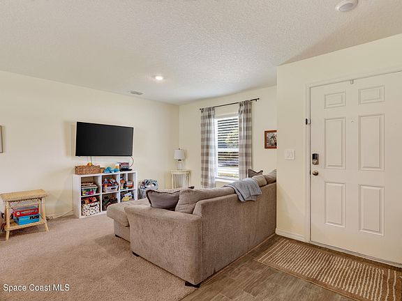 4th image of 1207 Waffle St SE