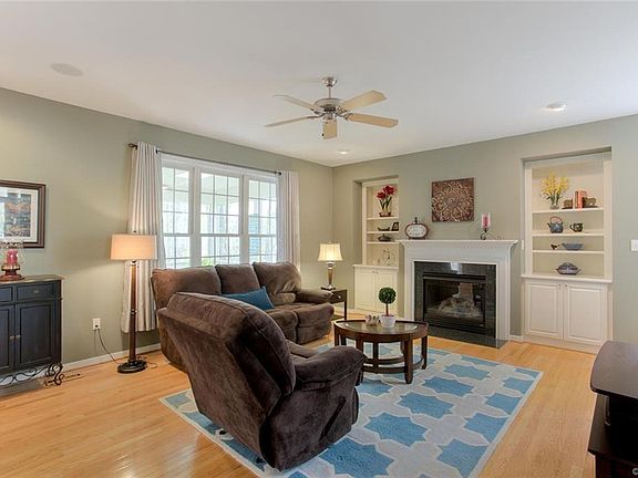 5th image of 9379 Indianfield Dr