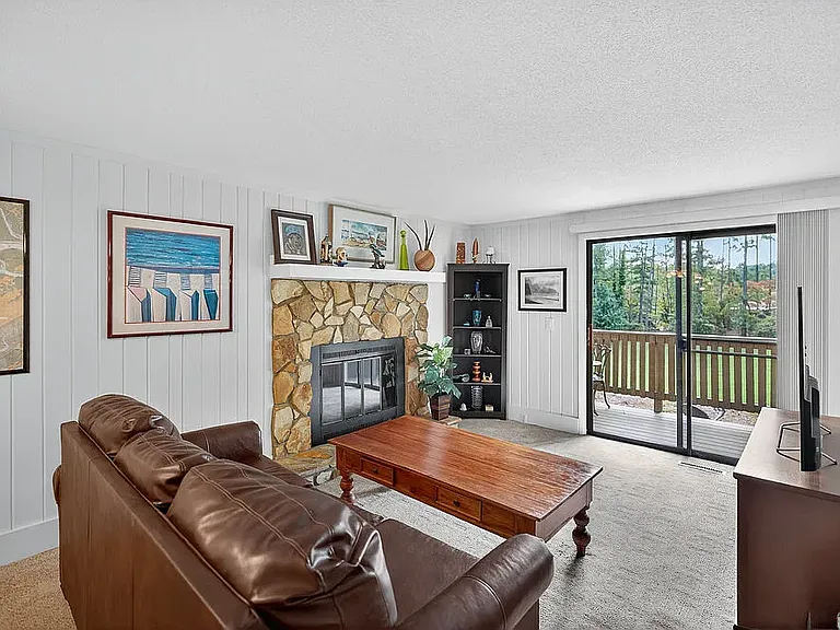 4001 Captains Walk Cir — Photo 3