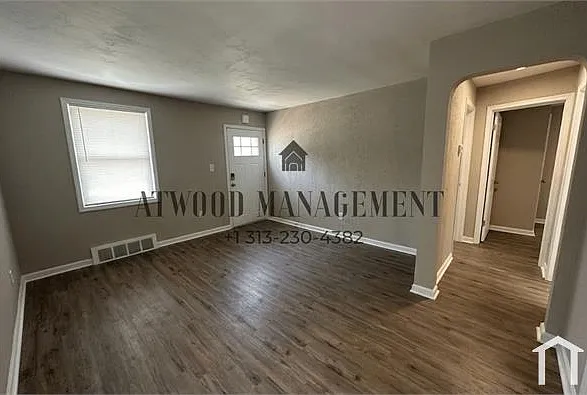 14722 Quincy St — Photo 2