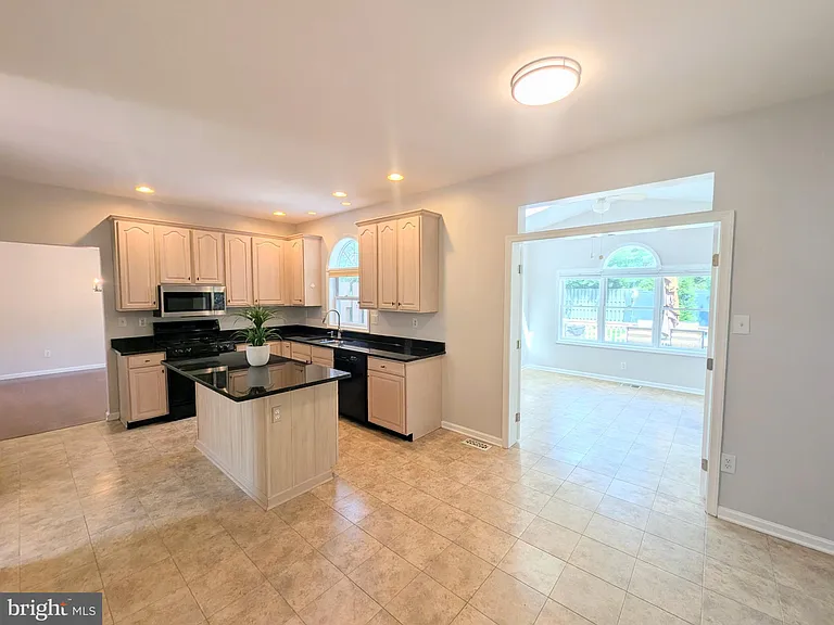 114 Lenape Dr — Photo 10