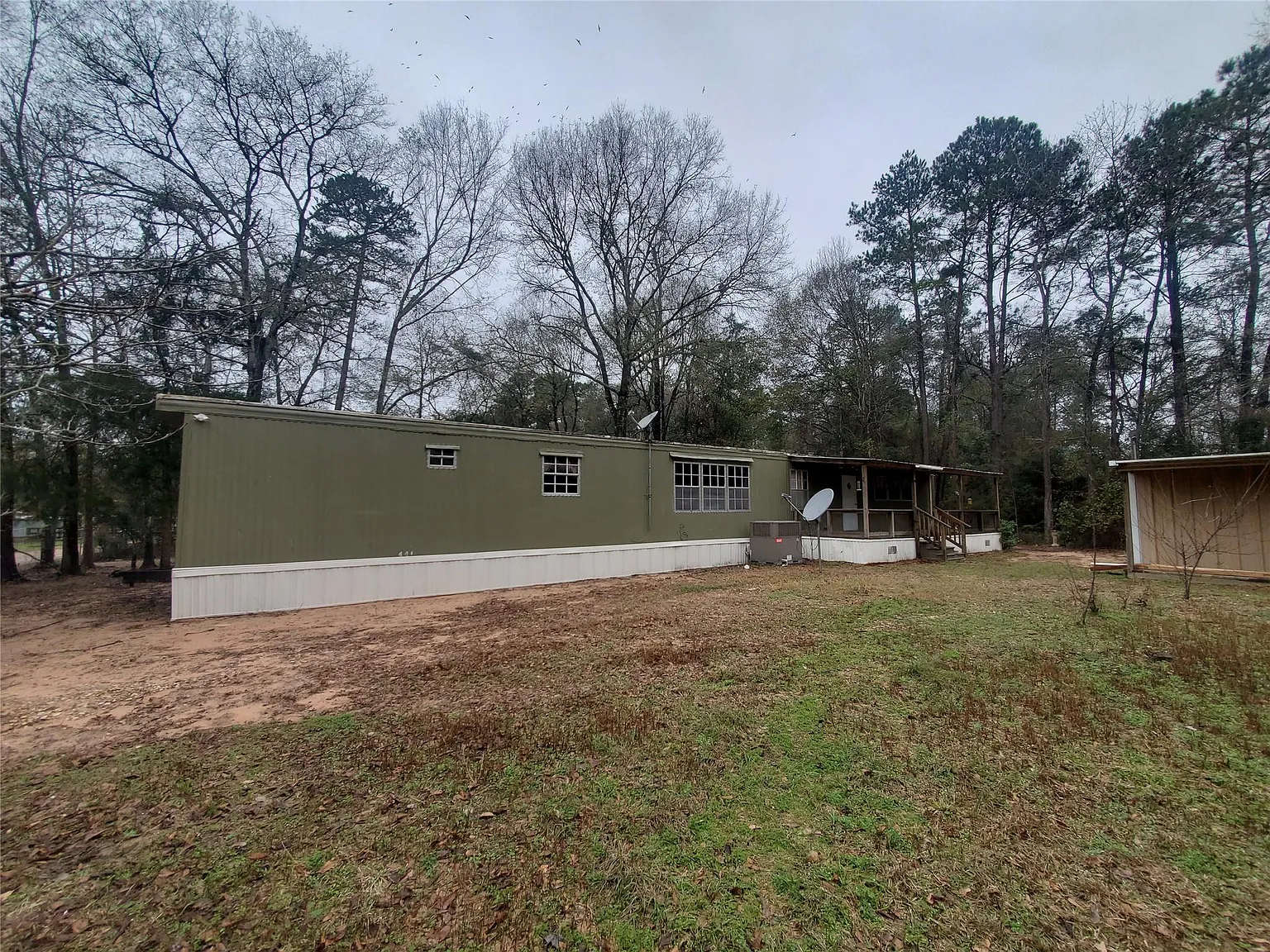 3 bed, 2.0 bath, 1064 sqft, $1,250 — Photo 2