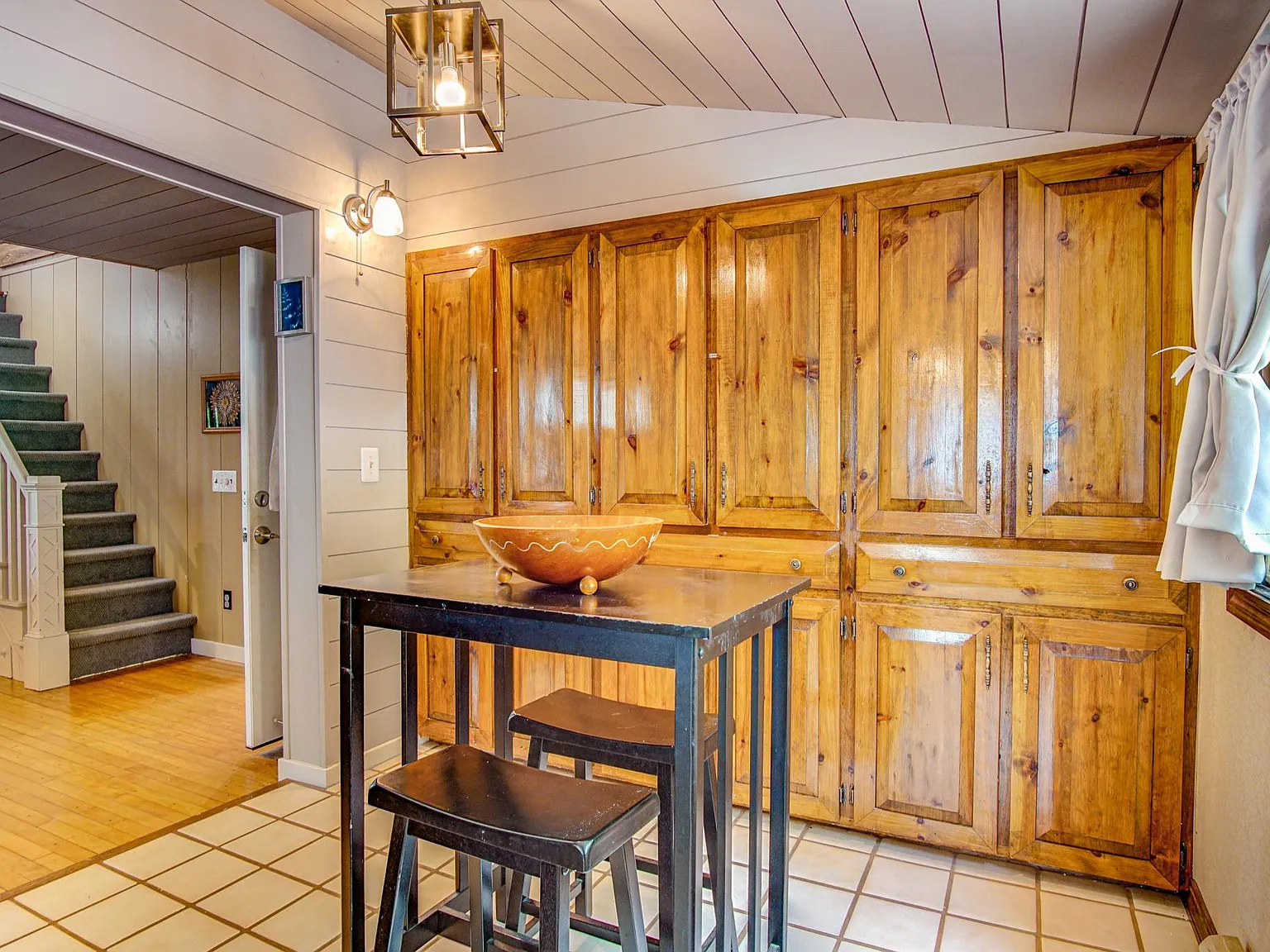 103 Lakeshore Dr — Photo 4