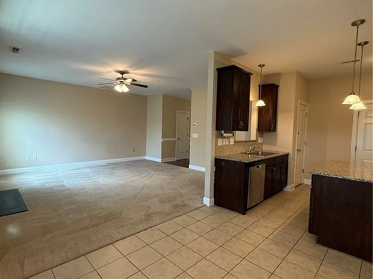 726 Century Dr — Photo 7