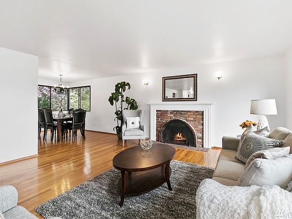 Wood burining fireplace for those chilly Northwest evenings.