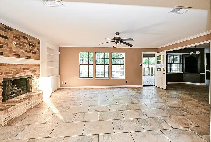 4 bed, 2.5 bath, 3524 sqft, $2,750 — Photo 4
