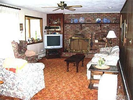 3rd image of 10 Markwood Ln