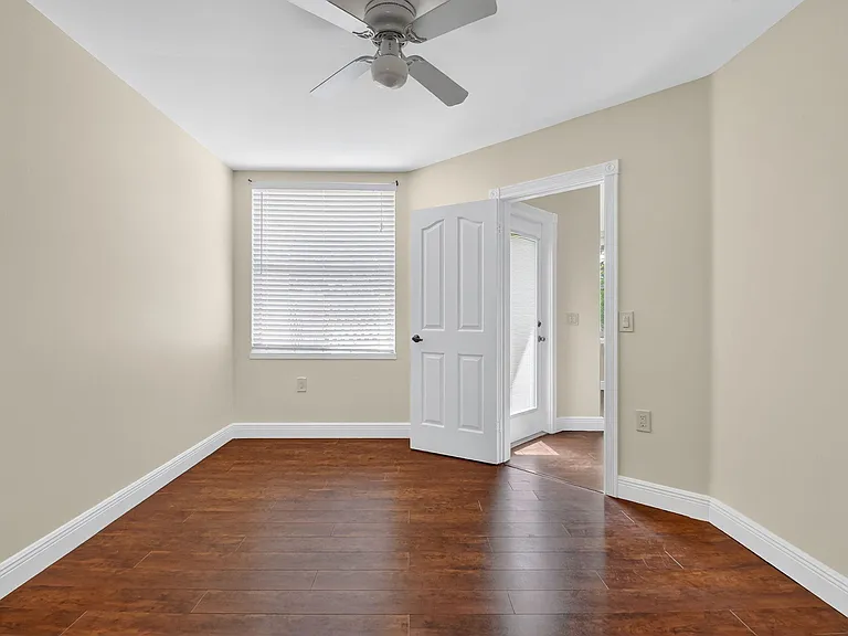 204 Andover Ct — Photo 19