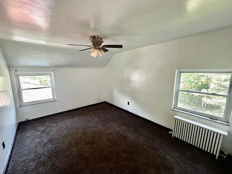 2156 Sampson St — Photo 8