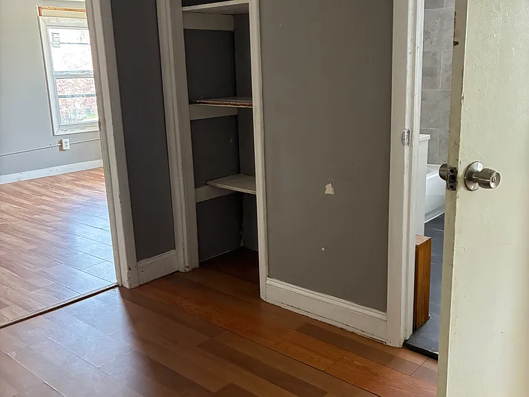 166 5th St #4 — Photo 5