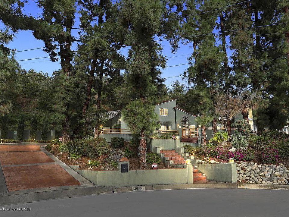 1st image of 2090 Vista Ave