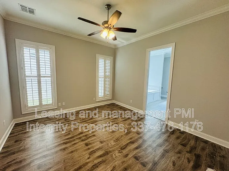 113 Oak Village Dr — Photo 15