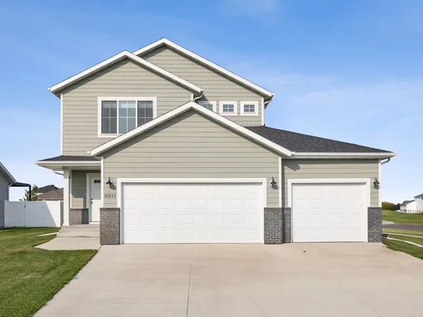 10211 Burgundy Dr, Horace, ND 58047