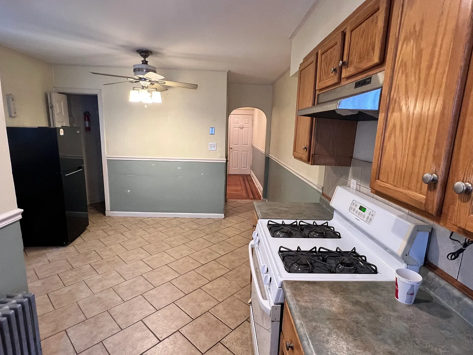 4 bed, 1000 sqft, $2,200 — Photo 2