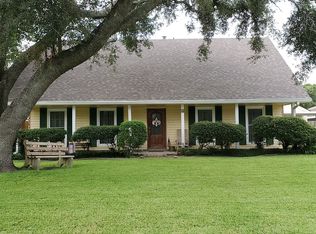 8801 Chretien Point Pl, River Ridge, LA 70123