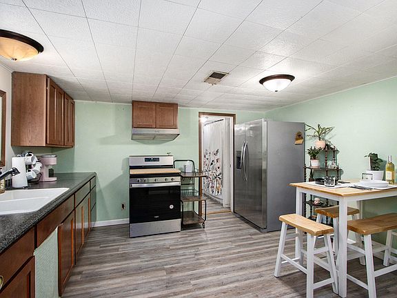 3rd image of 2418 Edgewood Dr