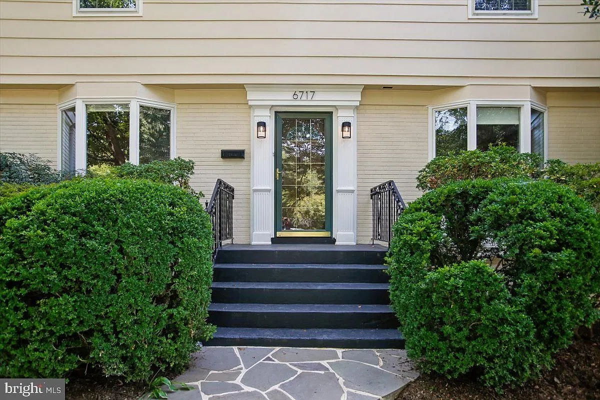 5 bed, 3.5 bath, 2385 sqft, $5,600 — Photo 3