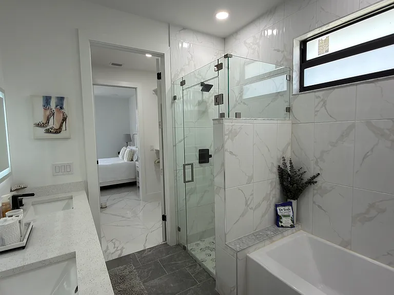 3005 NW 42nd Pl — Photo 11