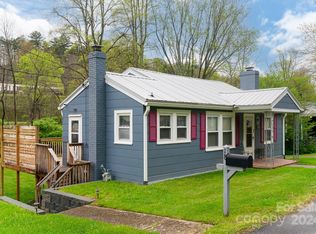 18 Wellington Dr, Asheville, NC 28804