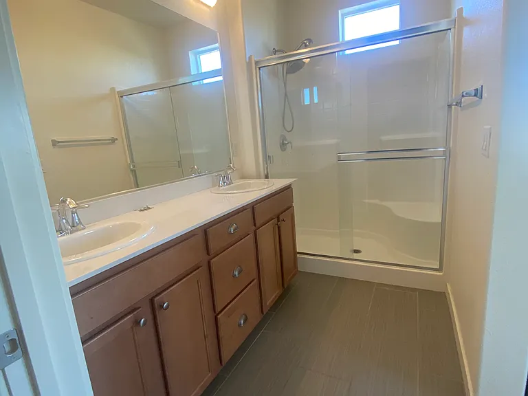 Bridgeway Dr — Photo 16