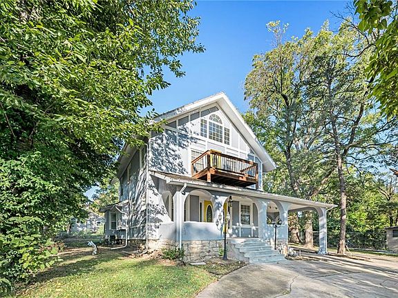 2nd image of 6014 Agnes Ave